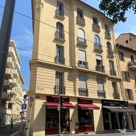 Spacieux Appartement Climatise Centre Nisa Exterior foto
